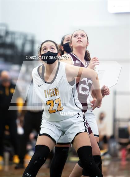 Thumbnail 3 in St. Agnes Academy vs San Antonio Christian (TAPPS 6A Area Playoff) photogallery.