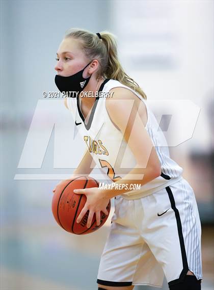 Thumbnail 1 in St. Agnes Academy vs San Antonio Christian (TAPPS 6A Area Playoff) photogallery.