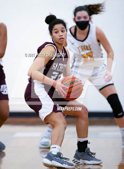 Thumbnail 3 in St. Agnes Academy vs San Antonio Christian (TAPPS 6A Area Playoff) photogallery.