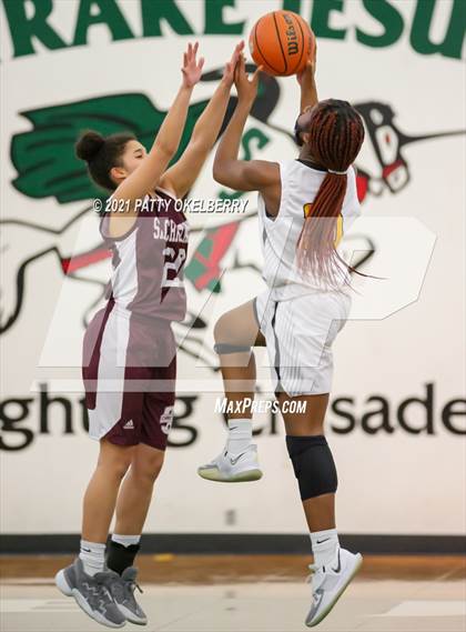 Thumbnail 2 in St. Agnes Academy vs San Antonio Christian (TAPPS 6A Area Playoff) photogallery.