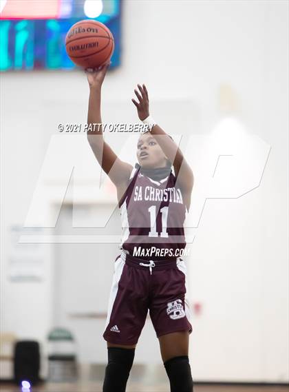 Thumbnail 2 in St. Agnes Academy vs San Antonio Christian (TAPPS 6A Area Playoff) photogallery.