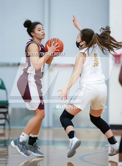 Thumbnail 1 in St. Agnes Academy vs San Antonio Christian (TAPPS 6A Area Playoff) photogallery.