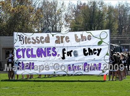 Thumbnail 2 in Glenwood @ Sacred Heart-Griffin (IHSA Class 5A Playoffs) photogallery.