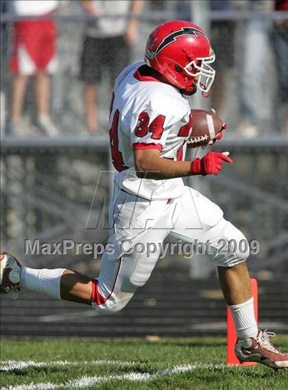 Thumbnail 2 in Glenwood @ Sacred Heart-Griffin (IHSA Class 5A Playoffs) photogallery.