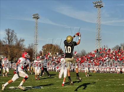 Thumbnail 2 in Glenwood @ Sacred Heart-Griffin (IHSA Class 5A Playoffs) photogallery.