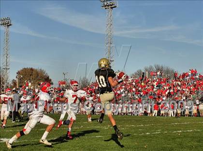 Thumbnail 3 in Glenwood @ Sacred Heart-Griffin (IHSA Class 5A Playoffs) photogallery.