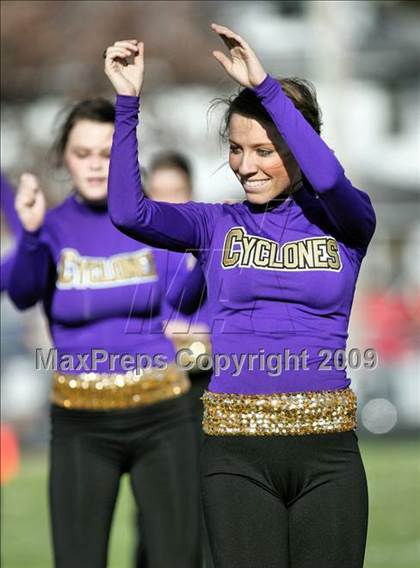 Thumbnail 3 in Glenwood @ Sacred Heart-Griffin (IHSA Class 5A Playoffs) photogallery.