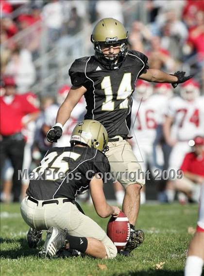 Thumbnail 2 in Glenwood @ Sacred Heart-Griffin (IHSA Class 5A Playoffs) photogallery.