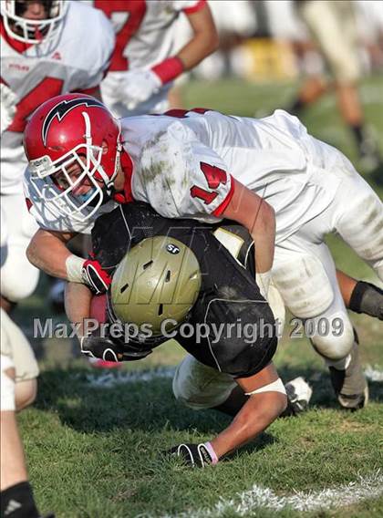 Thumbnail 2 in Glenwood @ Sacred Heart-Griffin (IHSA Class 5A Playoffs) photogallery.