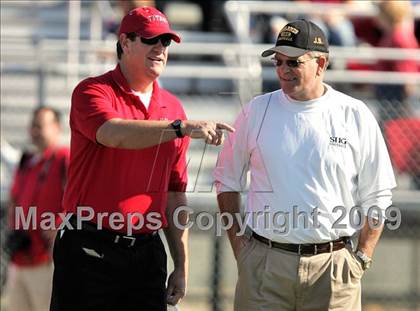 Thumbnail 3 in Glenwood @ Sacred Heart-Griffin (IHSA Class 5A Playoffs) photogallery.