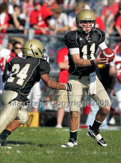 Thumbnail 2 in Glenwood @ Sacred Heart-Griffin (IHSA Class 5A Playoffs) photogallery.