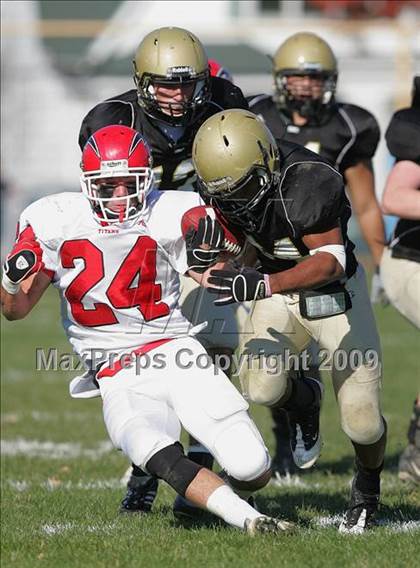 Thumbnail 3 in Glenwood @ Sacred Heart-Griffin (IHSA Class 5A Playoffs) photogallery.