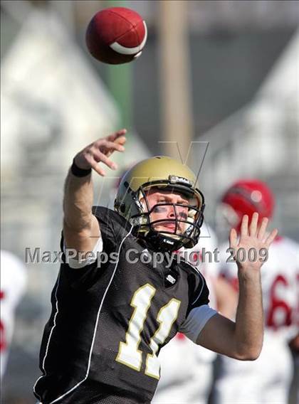 Thumbnail 2 in Glenwood @ Sacred Heart-Griffin (IHSA Class 5A Playoffs) photogallery.