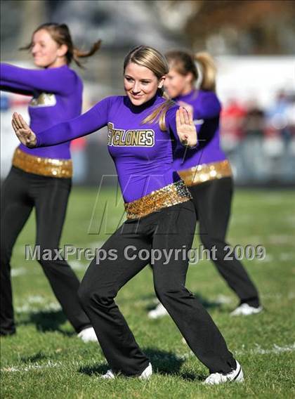 Thumbnail 2 in Glenwood @ Sacred Heart-Griffin (IHSA Class 5A Playoffs) photogallery.