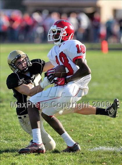 Thumbnail 2 in Glenwood @ Sacred Heart-Griffin (IHSA Class 5A Playoffs) photogallery.
