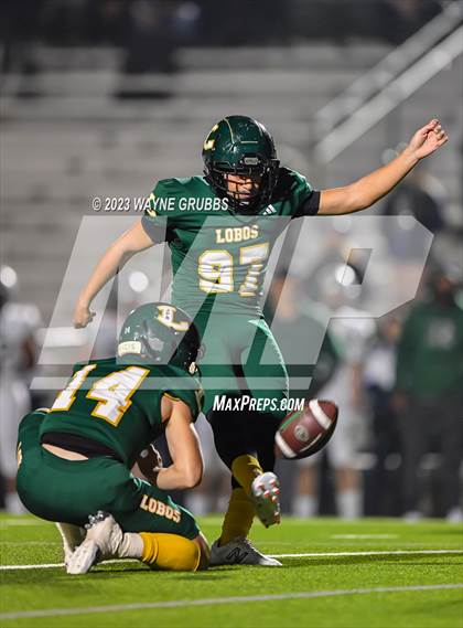 Thumbnail 1 in Reedy vs. Longview (UIL 5A Area Playoff) photogallery.