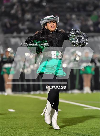 Thumbnail 1 in Reedy vs. Longview (UIL 5A Area Playoff) photogallery.