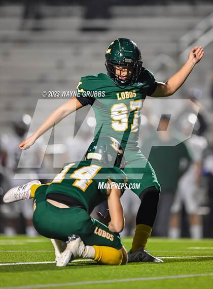 Thumbnail 3 in Reedy vs. Longview (UIL 5A Area Playoff) photogallery.
