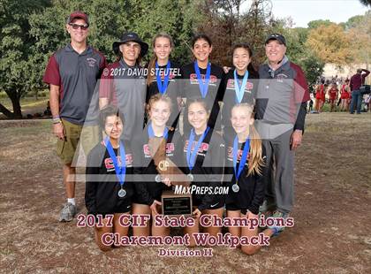 Thumbnail 2 in CIF State Cross Country Championships (Girls Awards) photogallery.