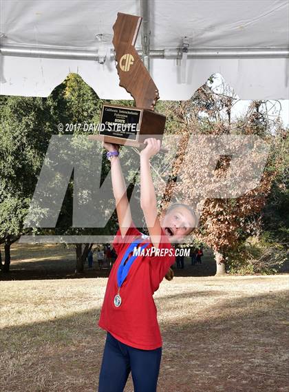 Thumbnail 2 in CIF State Cross Country Championships (Girls Awards) photogallery.