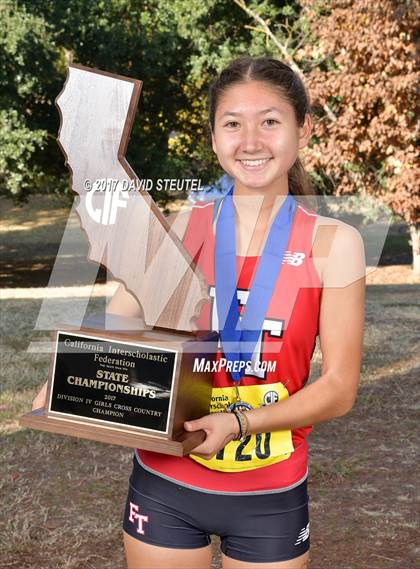 Thumbnail 2 in CIF State Cross Country Championships (Girls Awards) photogallery.