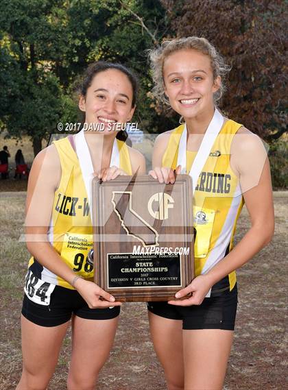 Thumbnail 2 in CIF State Cross Country Championships (Girls Awards) photogallery.