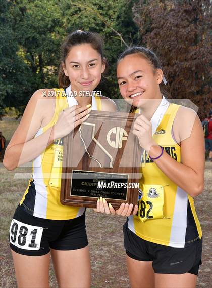 Thumbnail 2 in CIF State Cross Country Championships (Girls Awards) photogallery.