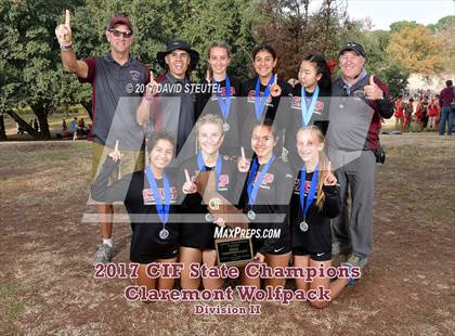 Thumbnail 2 in CIF State Cross Country Championships (Girls Awards) photogallery.