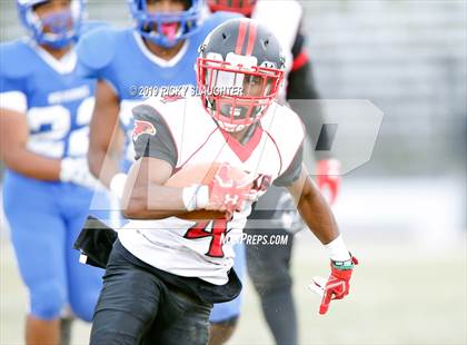 Thumbnail 3 in Vashon vs Lift for Life Academy photogallery.