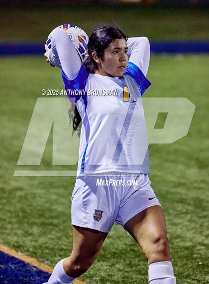 Thumbnail 3 in Lincoln vs. Twelve Bridges (CIF SJS D4 Final) photogallery.