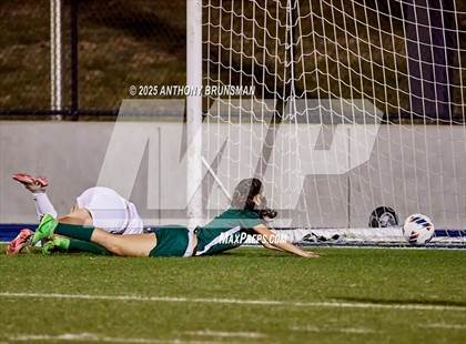 Thumbnail 3 in Lincoln vs. Twelve Bridges (CIF SJS D4 Final) photogallery.