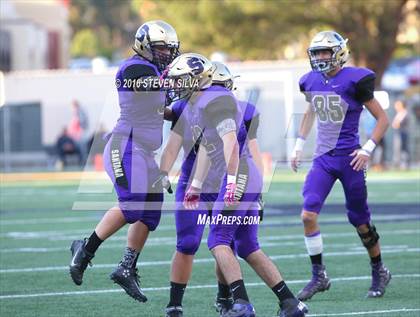 Thumbnail 2 in La Jolla Country Day vs. Santana (CIF SDS Division 4 Final) photogallery.