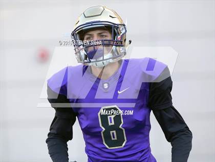 Thumbnail 3 in La Jolla Country Day vs. Santana (CIF SDS Division 4 Final) photogallery.