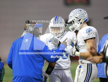 Thumbnail 1 in La Jolla Country Day vs. Santana (CIF SDS Division 4 Final) photogallery.