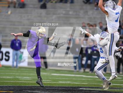Thumbnail 3 in La Jolla Country Day vs. Santana (CIF SDS Division 4 Final) photogallery.