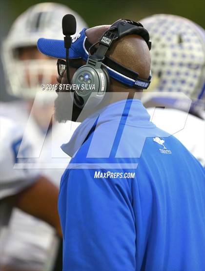Thumbnail 2 in La Jolla Country Day vs. Santana (CIF SDS Division 4 Final) photogallery.
