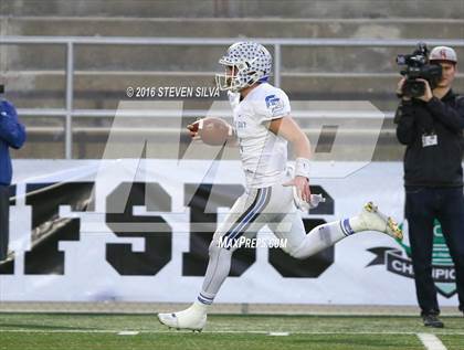 Thumbnail 2 in La Jolla Country Day vs. Santana (CIF SDS Division 4 Final) photogallery.
