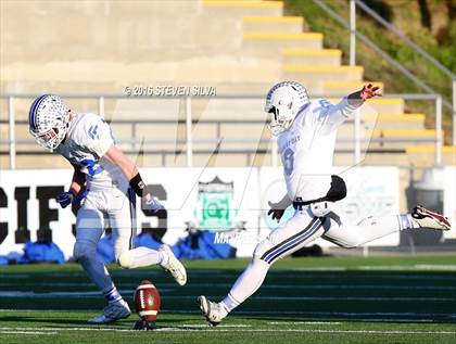 Thumbnail 2 in La Jolla Country Day vs. Santana (CIF SDS Division 4 Final) photogallery.