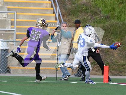 Thumbnail 2 in La Jolla Country Day vs. Santana (CIF SDS Division 4 Final) photogallery.