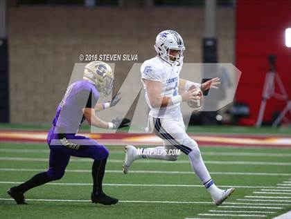 Thumbnail 2 in La Jolla Country Day vs. Santana (CIF SDS Division 4 Final) photogallery.