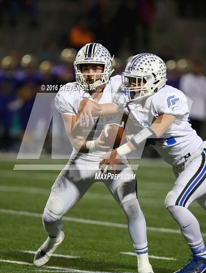 Thumbnail 3 in La Jolla Country Day vs. Santana (CIF SDS Division 4 Final) photogallery.