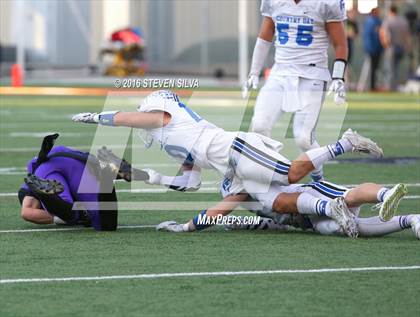 Thumbnail 3 in La Jolla Country Day vs. Santana (CIF SDS Division 4 Final) photogallery.