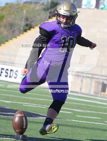 Thumbnail 1 in La Jolla Country Day vs. Santana (CIF SDS Division 4 Final) photogallery.
