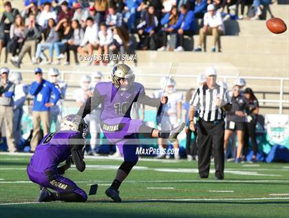 Thumbnail 2 in La Jolla Country Day vs. Santana (CIF SDS Division 4 Final) photogallery.