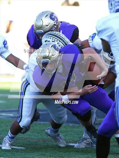 Thumbnail 2 in La Jolla Country Day vs. Santana (CIF SDS Division 4 Final) photogallery.