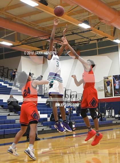 Thumbnail 2 in Leuzinger vs. Silverado (Tarkanian Classic) photogallery.