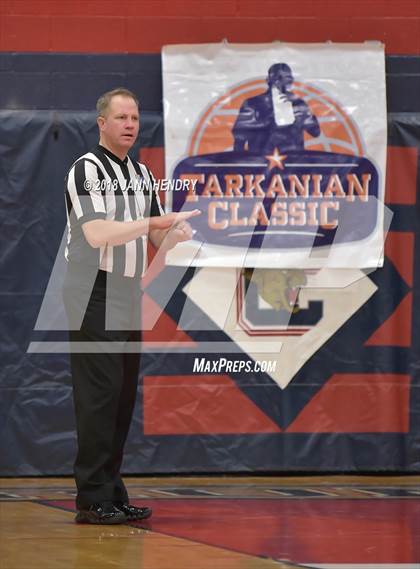 Thumbnail 3 in Leuzinger vs. Silverado (Tarkanian Classic) photogallery.