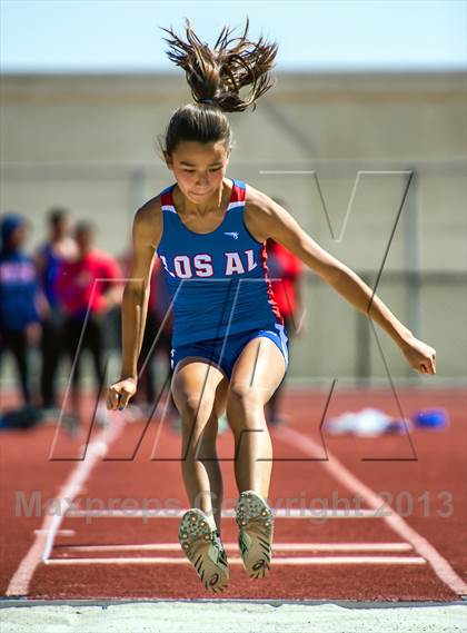 Thumbnail 2 in Sunset League Track and Field Championships photogallery.