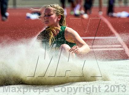 Thumbnail 1 in Sunset League Track and Field Championships photogallery.