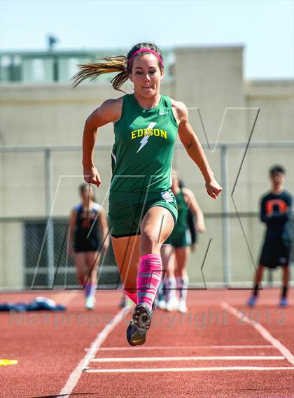 Thumbnail 2 in Sunset League Track and Field Championships photogallery.